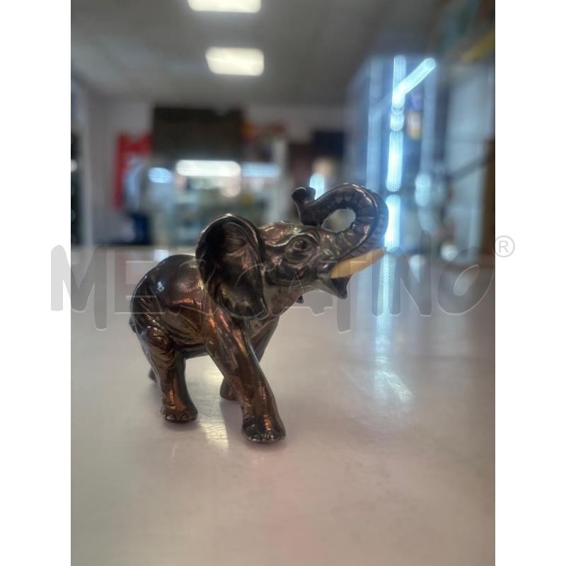 ELEFANTE A FIRMA MAGRINO MANCANTE DI UNA ZANNA | Mercatino dell'Usato Trapani corso mattarella 1