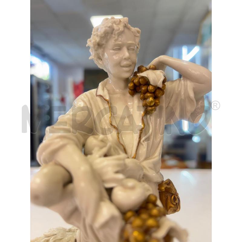 PORCELLANA CAPODIMONTE VENDITORE DI UVA | Mercatino dell'Usato Trapani corso mattarella 2