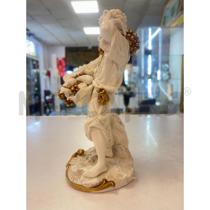 PORCELLANA CAPODIMONTE VENDITORE DI UVA | Mercatino dell'Usato Trapani corso mattarella 3