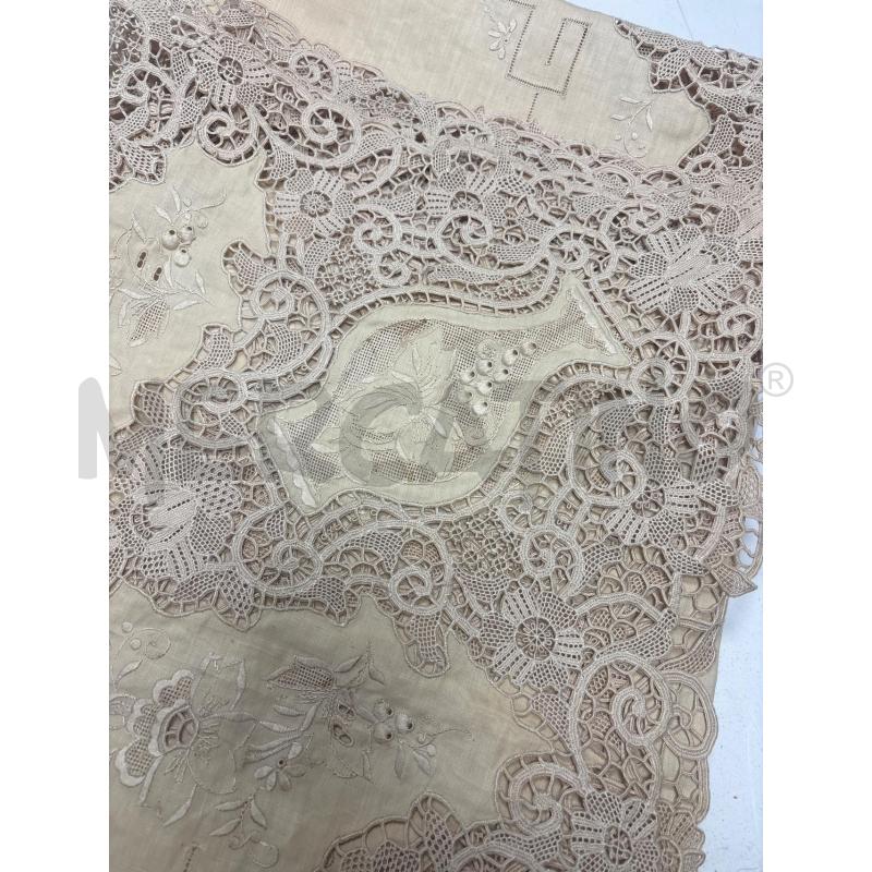 TOVAGLIA DA TAVOLA BEIGE IN LINO CON RICAMI+12TOVAGLIOLI | Mercatino dell'Usato Trapani corso mattarella 4