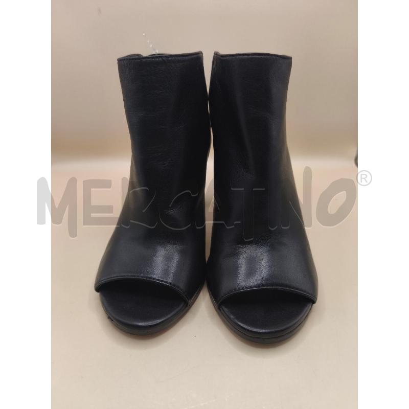 SANDALI DONNA STUART WEITZMAN NERO  | Mercatino dell'Usato Volpago del montello 2