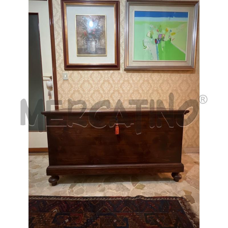 CASSAPANCA IN LEGNO SCURO INTERNO RIVESTIMENTO BIANCO E VERDE | Mercatino dell'Usato Gallarate 1