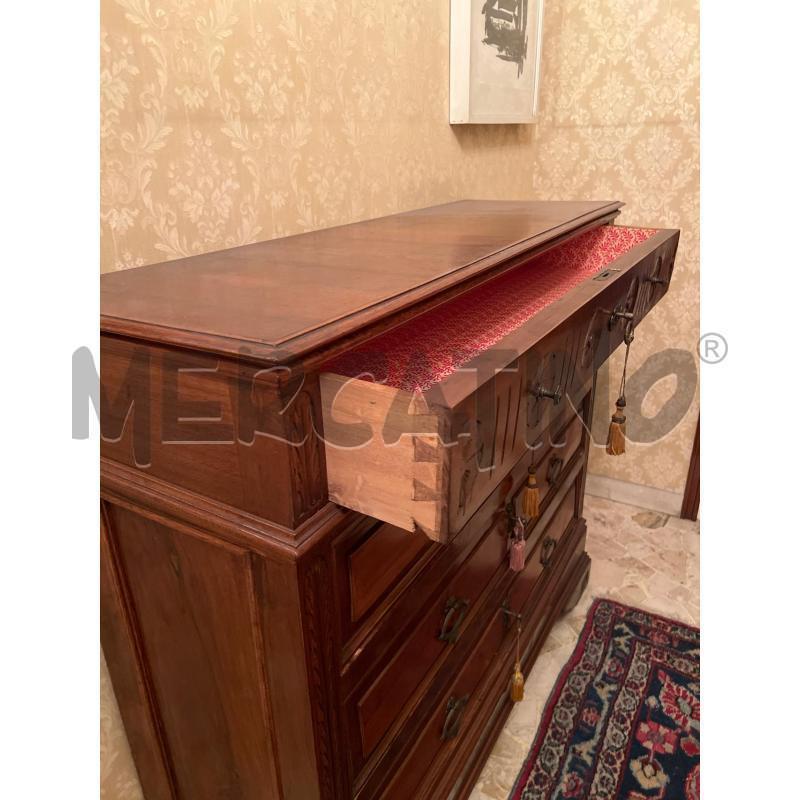CASSETTIERA IN LEGNO SCURO CON DECORI  | Mercatino dell'Usato Gallarate 3