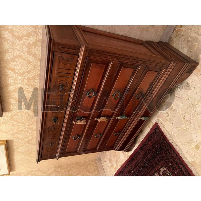 CASSETTIERA IN LEGNO SCURO CON DECORI  | Mercatino dell'Usato Gallarate 1