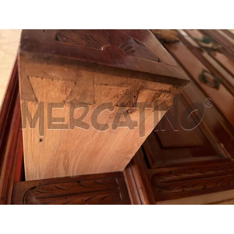 CASSETTIERA IN LEGNO SCURO CON DECORI  | Mercatino dell'Usato Gallarate 2