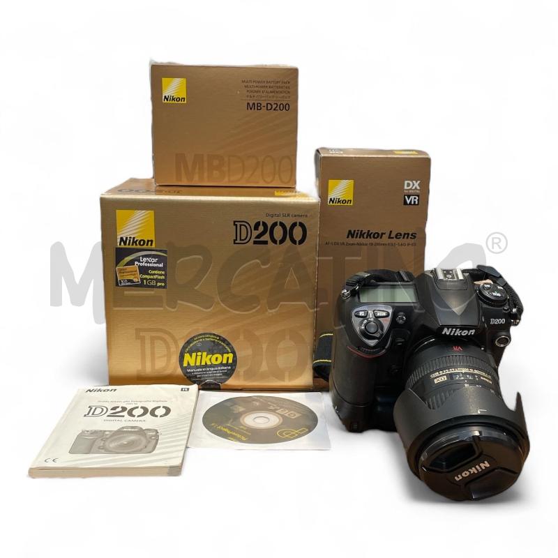 FOTOCAMERA NIKON D200 CON ACCESSORI VARI  | Mercatino dell'Usato Gallarate 1