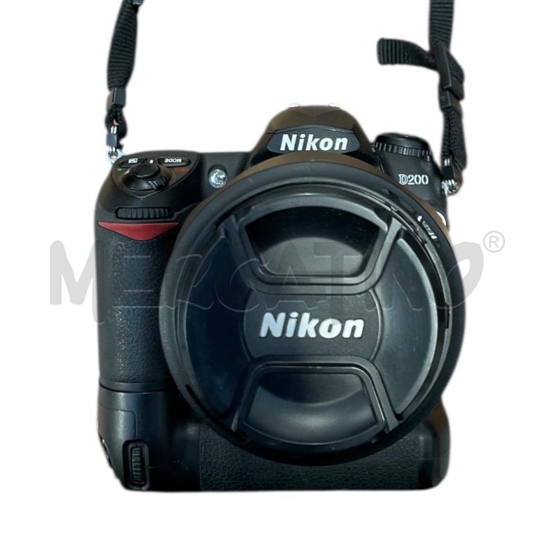 FOTOCAMERA NIKON D200 CON ACCESSORI VARI  | Mercatino dell'Usato Gallarate 2