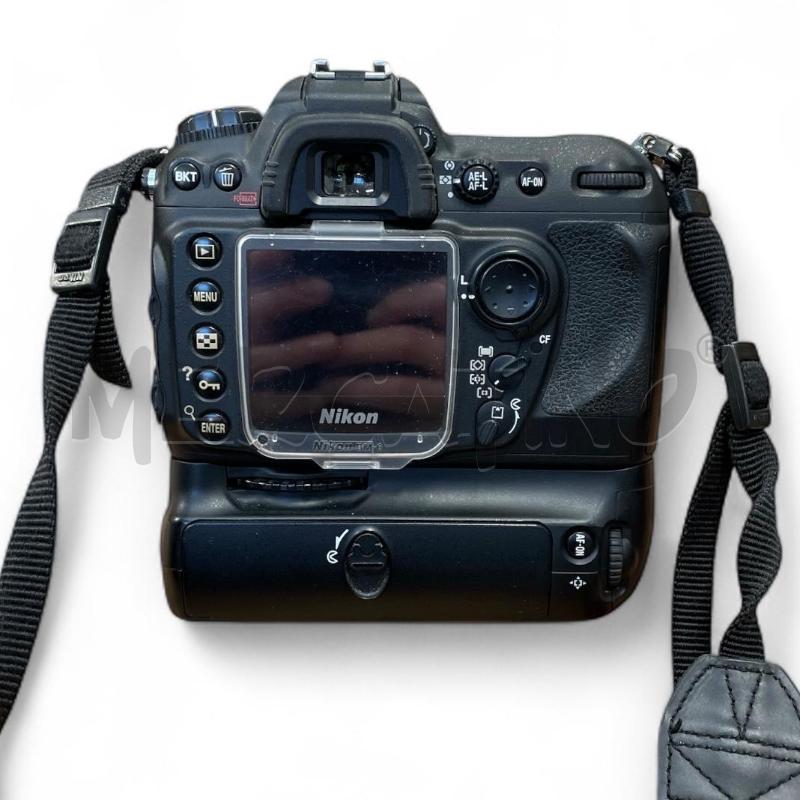 FOTOCAMERA NIKON D200 CON ACCESSORI VARI  | Mercatino dell'Usato Gallarate 4