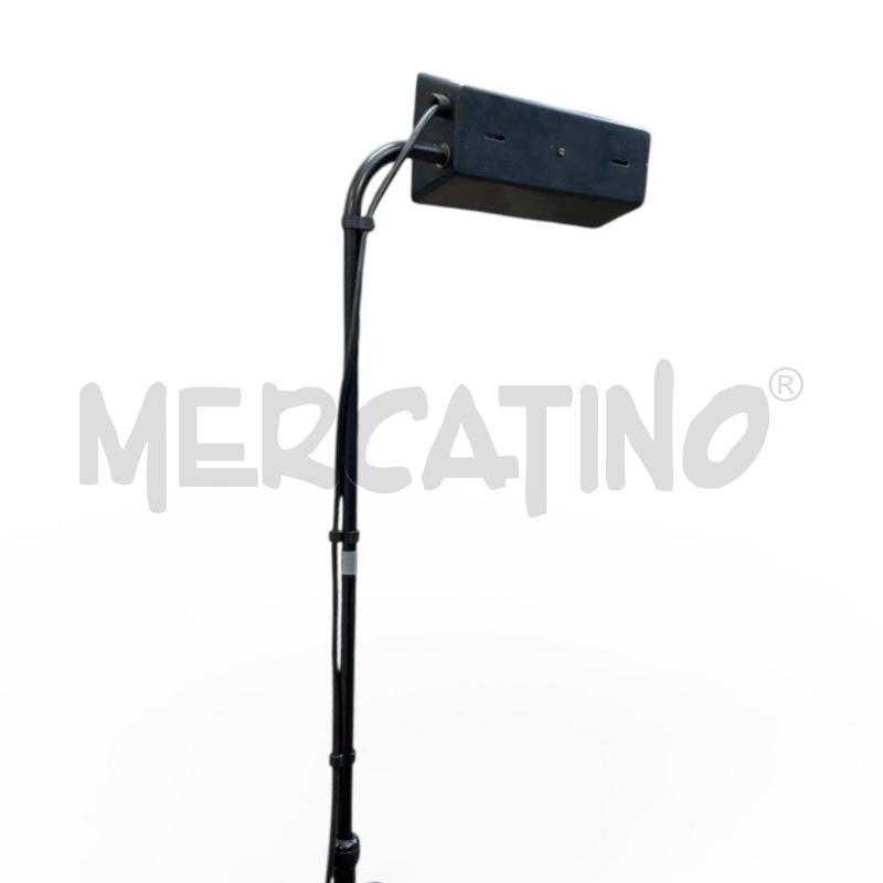 LAMPADA IN METALLO NERA REGOLABILE | Mercatino dell'Usato Gallarate 2