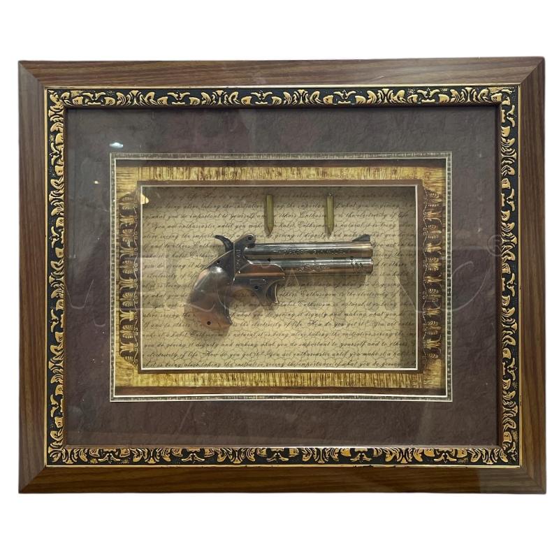 QUADRO CON PISTOLLA BARREL RIPRODUZIONE E 2 PROIETTILI  | Mercatino dell'Usato Gallarate 1