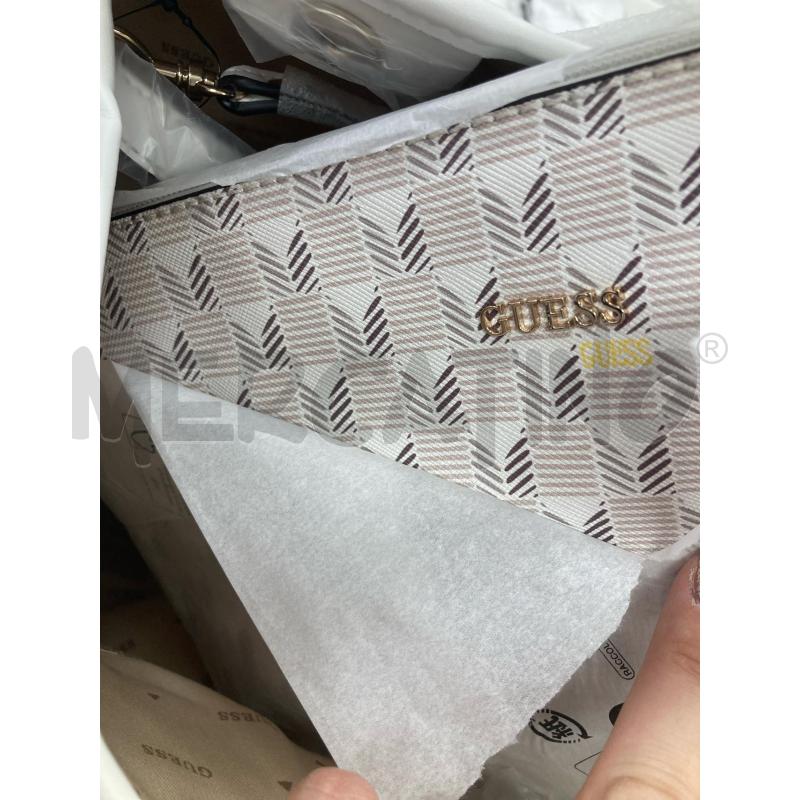 BORSA DONNA GUESS BIANCA LOGATA | Mercatino dell'Usato Gazzada schianno 5