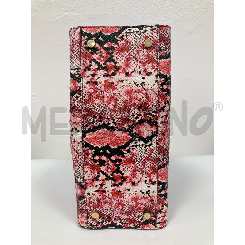BORSA DONNA GUESS LUXE STAMPA PITONE ROSA | Mercatino dell'Usato Gazzada schianno 3