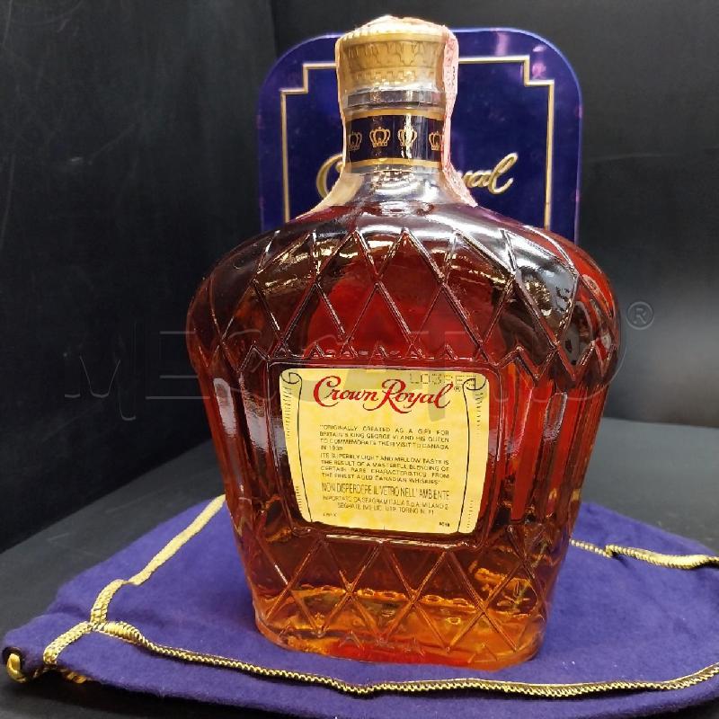 BOTTIGLIA DA COLLEZIONE CROWN ROYAL  | Mercatino dell'Usato Gazzada schianno 4