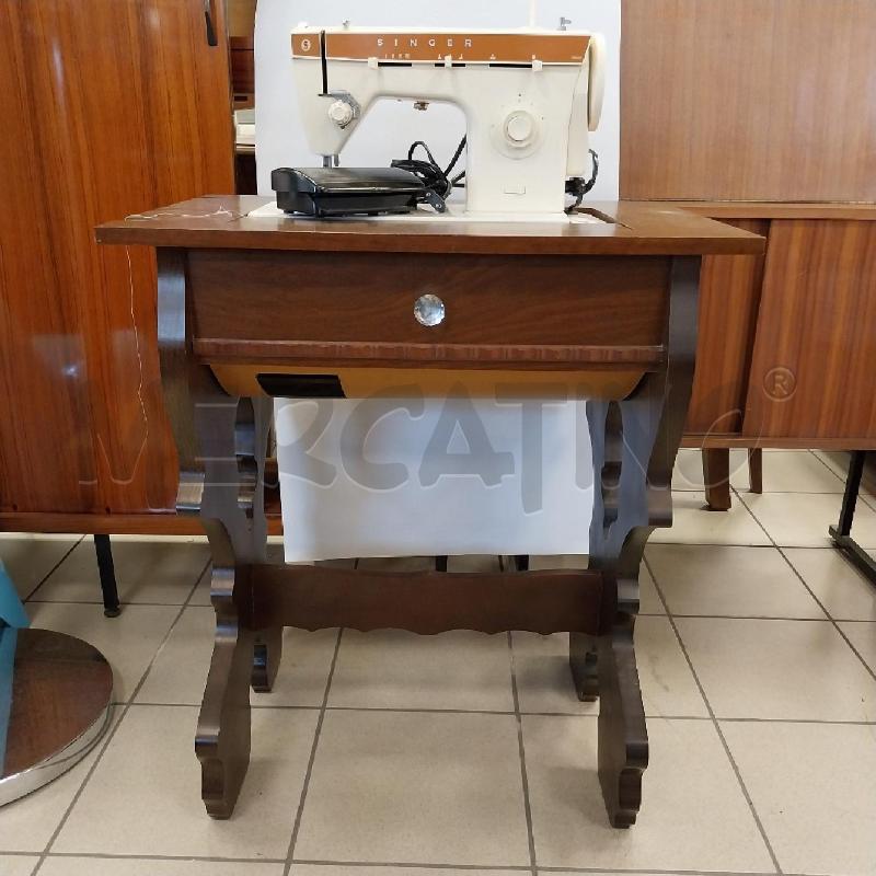 MACCHINA CUCIRE SINGER CON TAVOLINO  | Mercatino dell'Usato Gazzada schianno 1