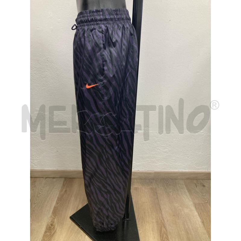 PANTALONE NIKE VIOLA ZEBRATO NERO | Mercatino dell'Usato Gazzada schianno 2
