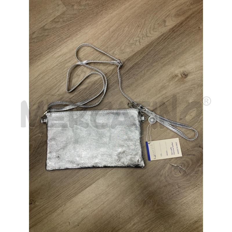 POCHETTE PIATTINA PELLE ARGENTO CON TRACOLLA | Mercatino dell'Usato Gazzada schianno 1