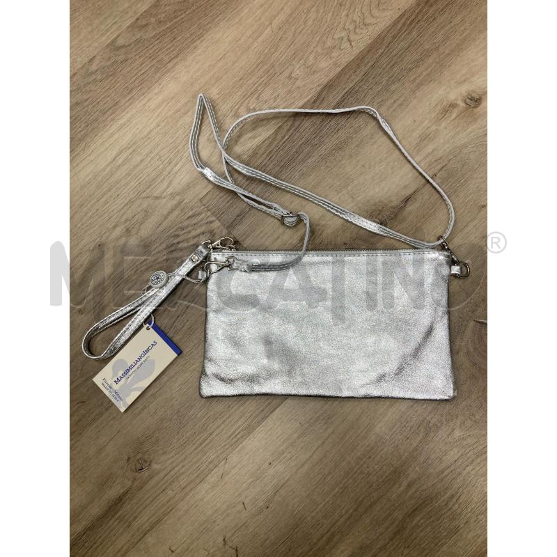 POCHETTE PIATTINA PELLE ARGENTO CON TRACOLLA | Mercatino dell'Usato Gazzada schianno 2