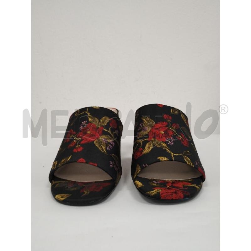 SCARPE DONNA STEVE MADDEN NERE RICAMO FIORATO | Mercatino dell'Usato Gazzada schianno 2