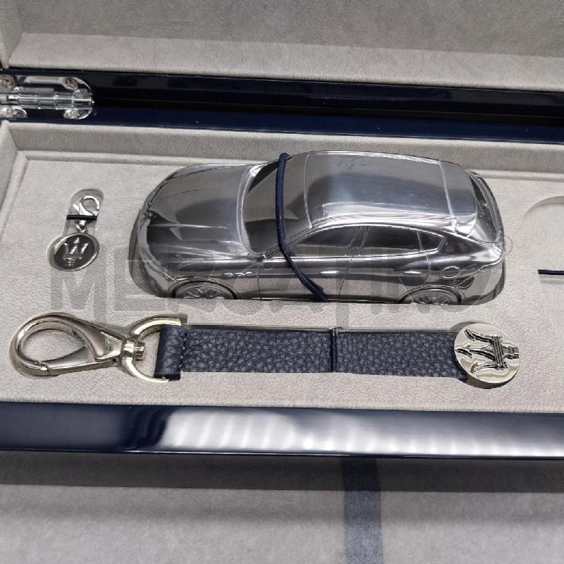 SCATOLA MASERATI CON MODELLINO AUTO | Mercatino dell'Usato Gazzada schianno 4