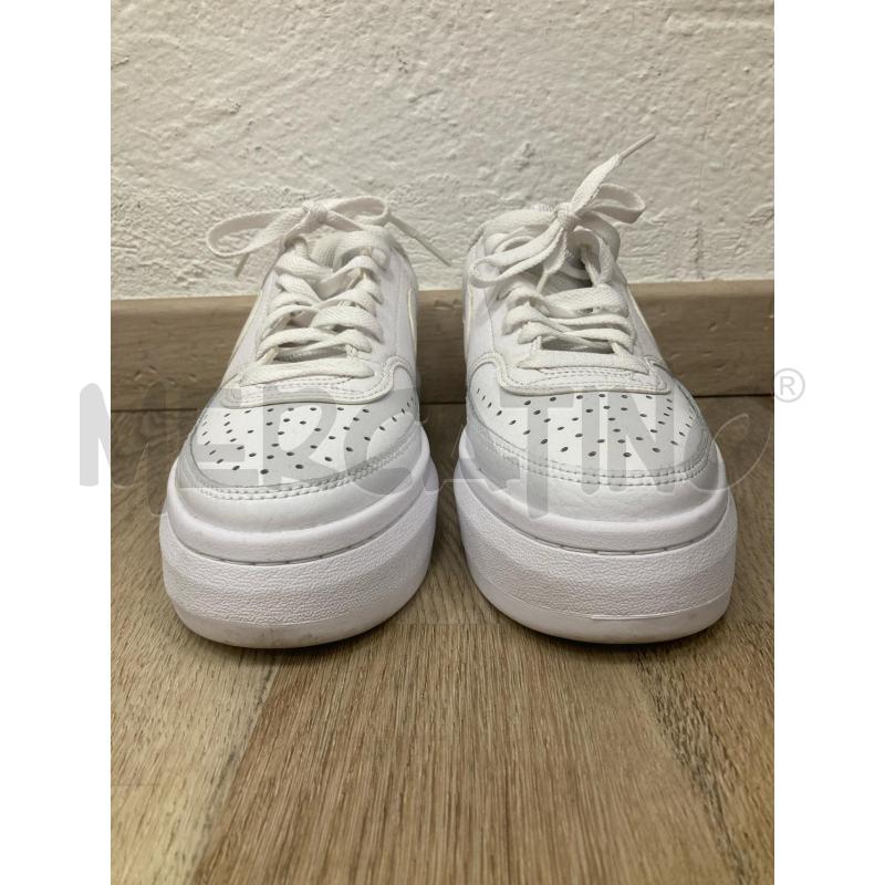 SNEAKERS DONNA NIKE BIANCHE  | Mercatino dell'Usato Gazzada schianno 2