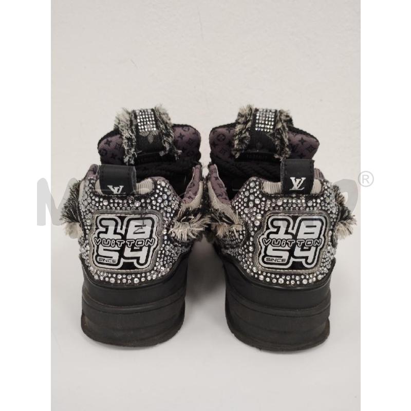 SNEAKERS LOUIS VUITTON SKATE TRAINER NERO SWAROVSKI MONOGRAM  | Mercatino dell'Usato Gazzada schianno 3
