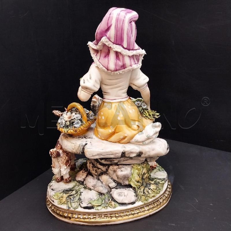 STATUETTA CERAMICA DONNA CON CAPRETTE | Mercatino dell'Usato Gazzada schianno 2