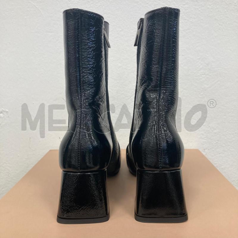 TRONCHETTO MAISON RARO NERO VERNICE FIBBIA ORO | Mercatino dell'Usato Gazzada schianno 2