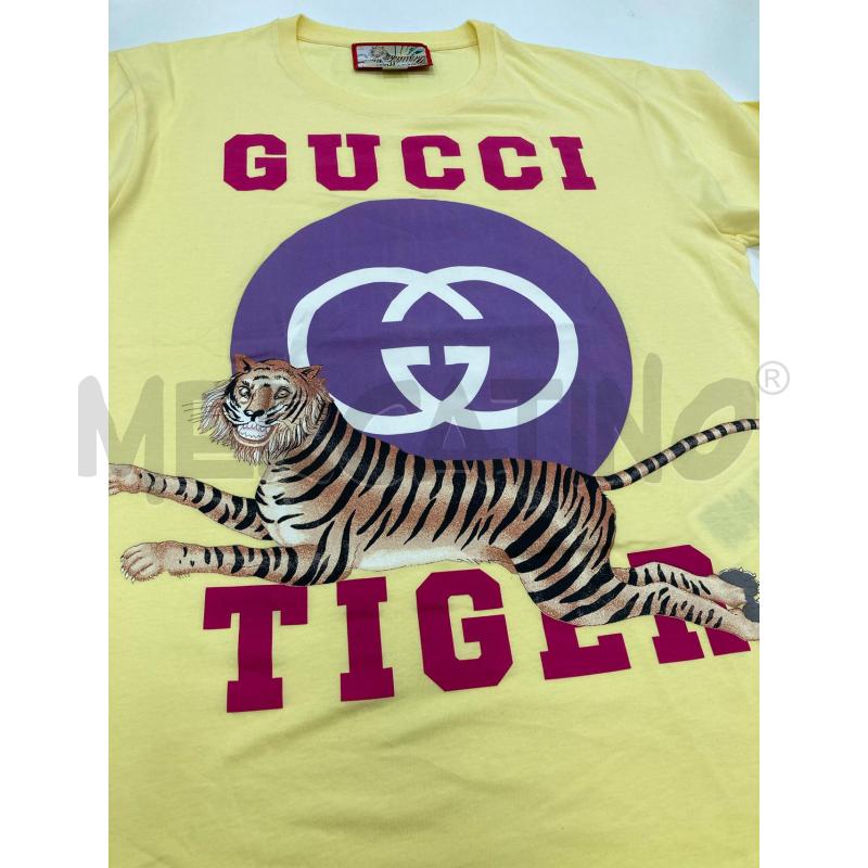 T SHIRT  GUCCI GIALLA SCRITTA FUXIA | Mercatino dell'Usato Gazzada schianno 5