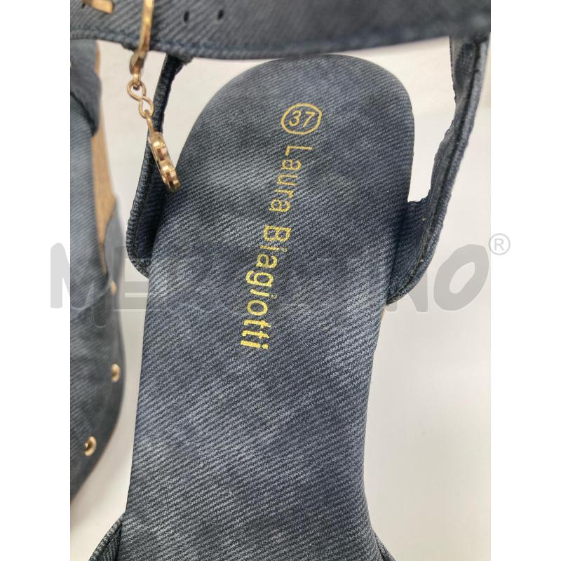 ZEPPA LAURA BIAGIOTTI JEANS APPLICAZIONI FIORI BLU | Mercatino dell'Usato Gazzada schianno 5