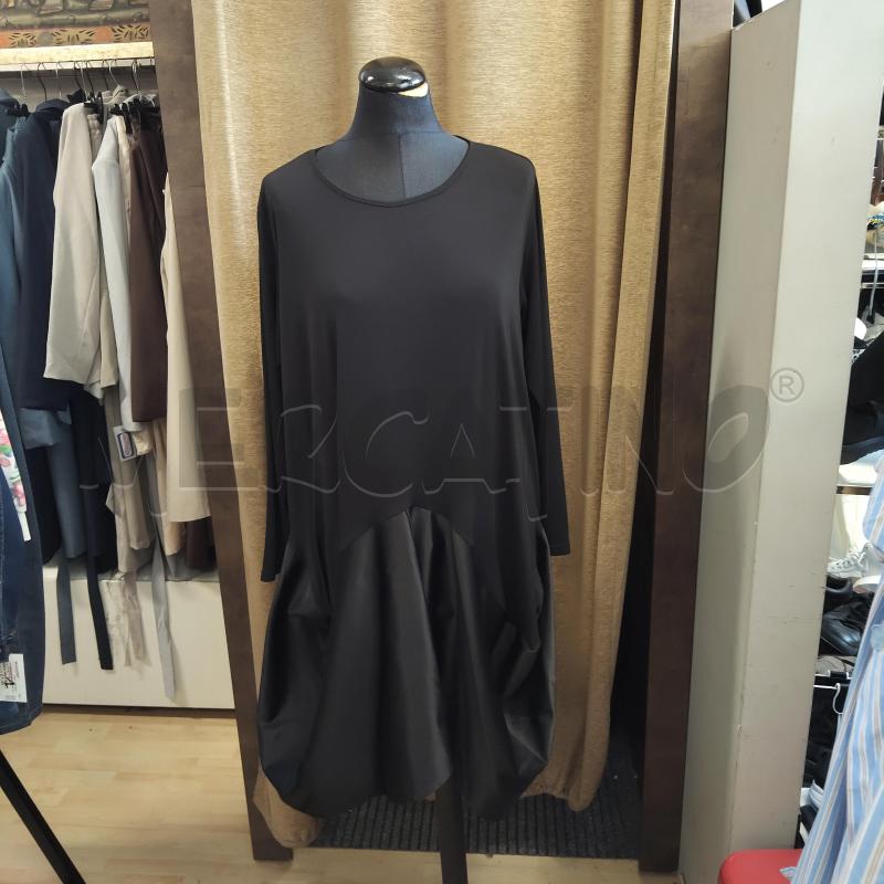 ABITO DONNA NERO OVER TASCONE LUCIDE | Mercatino dell'Usato Domodossola 1