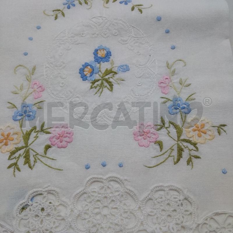 ASCIUGA MANO RICAMO FIORI COLORATI  | Mercatino dell'Usato Domodossola 2