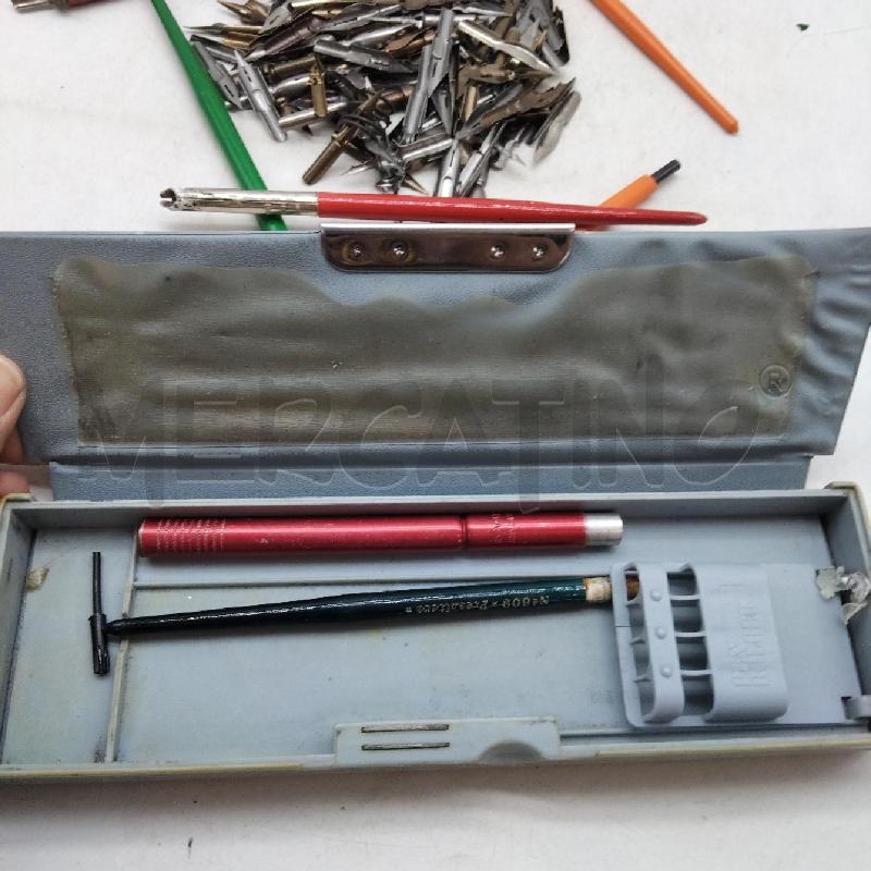 ASTUCCIO RACING CAR CON PENNINI E PORTA PENNINI | Mercatino dell'Usato Domodossola 4