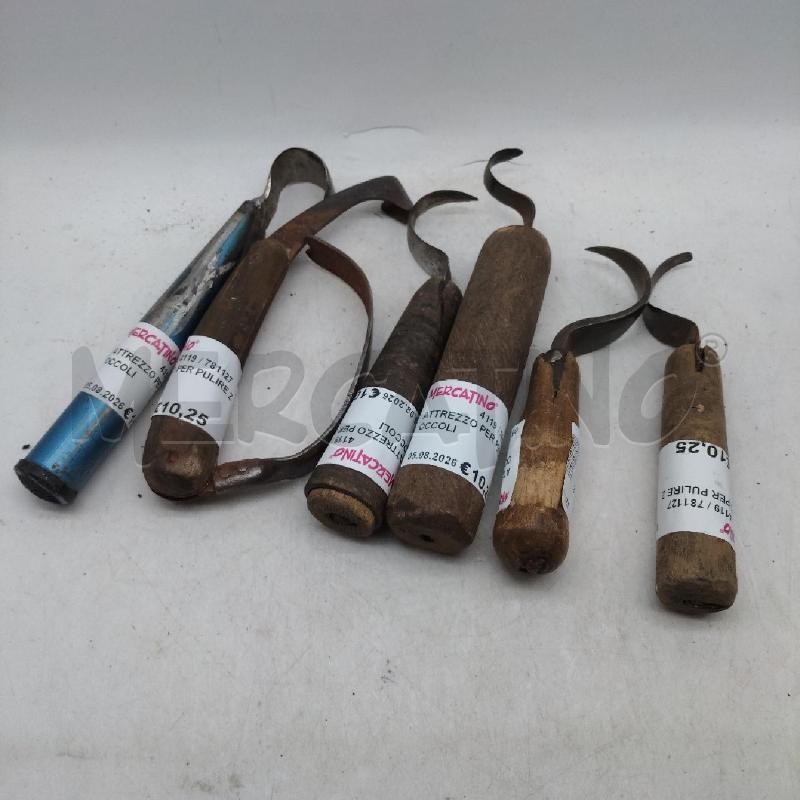 ATTREZZO PER PULIRE ZOCCOLI | Mercatino dell'Usato Domodossola 1