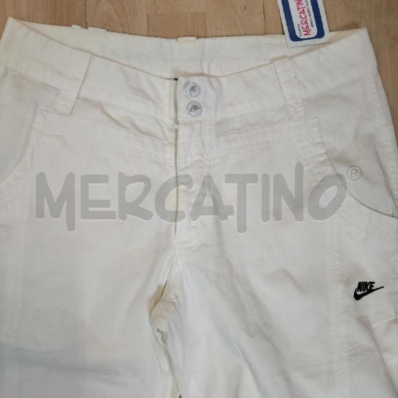 BERMUDA DONNA BIANCHI NIKE | Mercatino dell'Usato Domodossola 2