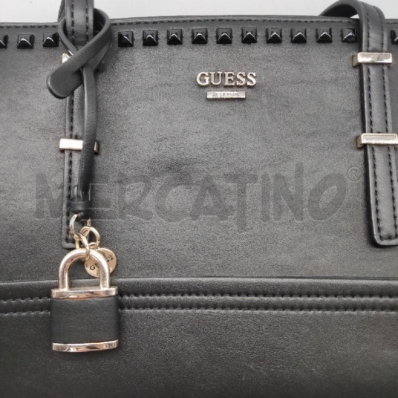 BORSA DONNA NERA BIANCA GUESS | Mercatino dell'Usato Domodossola 3