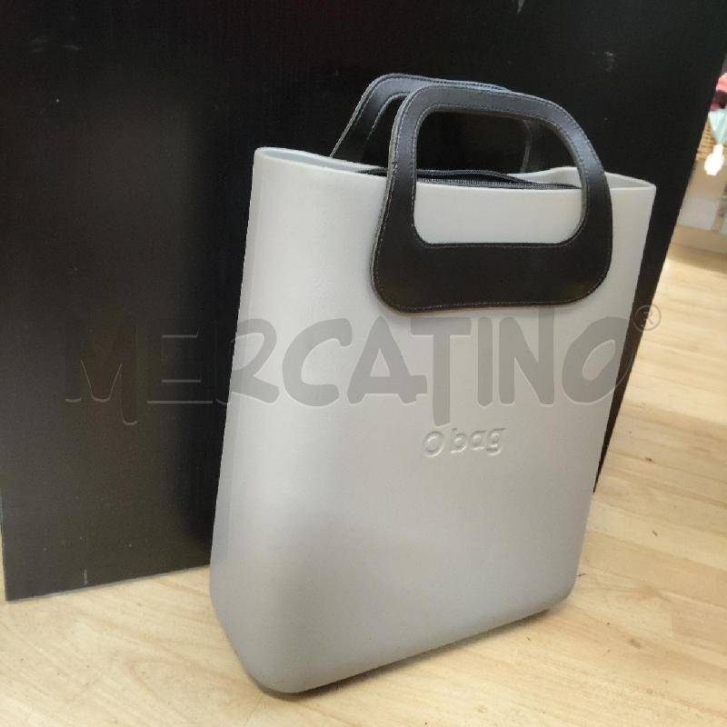 BORSA DONNA OBAG GRIGIA MANCI NERI LUNGA  | Mercatino dell'Usato Domodossola 3