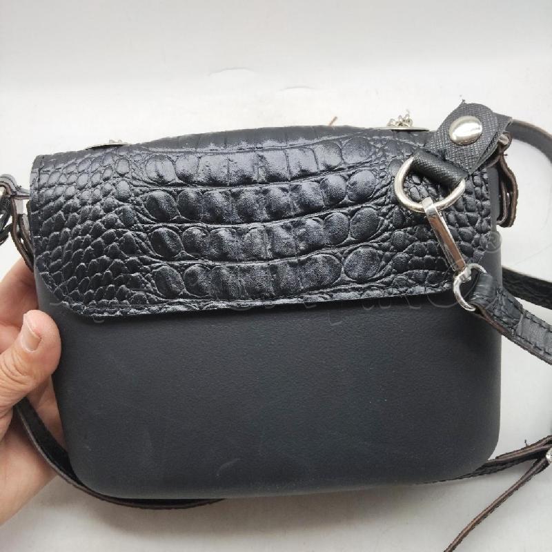 BORSA DONNA O BAG PICCOLA NERA TRACOLLA 1 MANICO | Mercatino dell'Usato Domodossola 4
