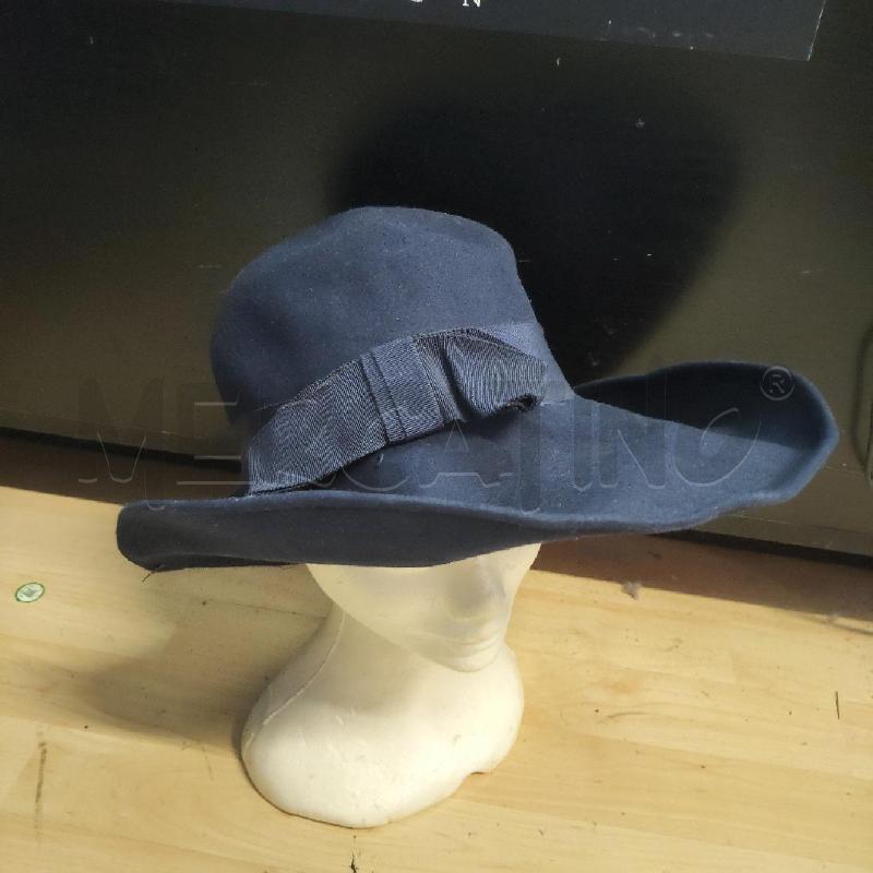 CAPPELLO DONNA MODELLO BLU PANNO  | Mercatino dell'Usato Domodossola 1