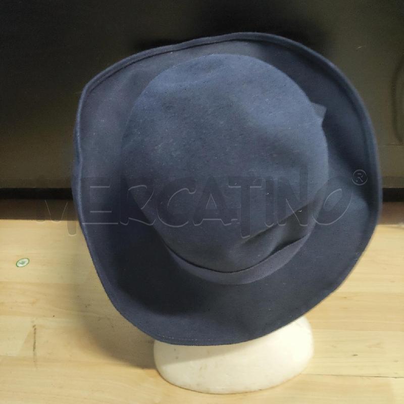 CAPPELLO DONNA MODELLO BLU PANNO  | Mercatino dell'Usato Domodossola 3
