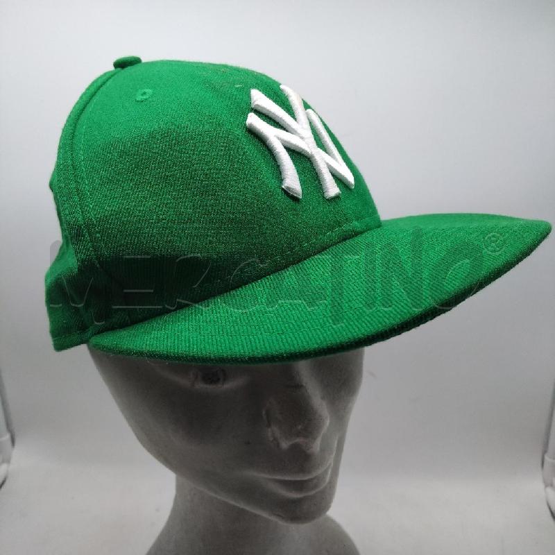CAPPELLO UOMO VISIERA VERDE NEWERA NEY YORK YENKEES | Mercatino dell'Usato Domodossola 1