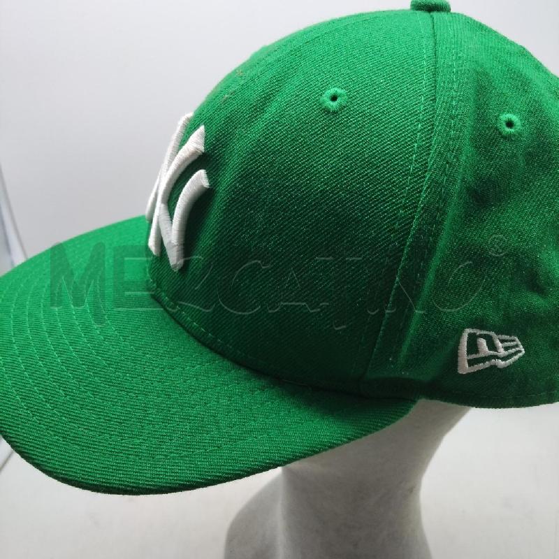 CAPPELLO UOMO VISIERA VERDE NEWERA NEY YORK YENKEES | Mercatino dell'Usato Domodossola 3