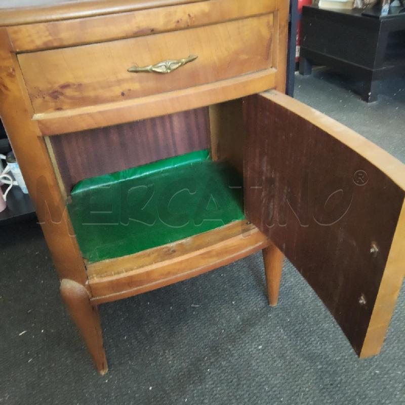 COMODINO LEGNO 1 ANTA 1 CASSETTO LEGNO PIEDINI ALTI  | Mercatino dell'Usato Domodossola 2