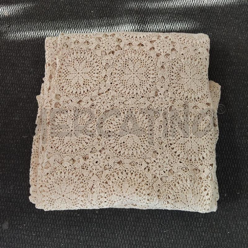 COPRI LETTO UNCINETTO MATRIMONIALE BEIGE | Mercatino dell'Usato Domodossola 1
