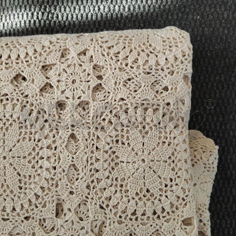 COPRI LETTO UNCINETTO MATRIMONIALE BEIGE | Mercatino dell'Usato Domodossola 2