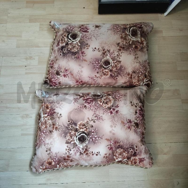 CUSCINO GRANDE RETTANGOLARE FIORI ROSA BEIGE  | Mercatino dell'Usato Domodossola 1
