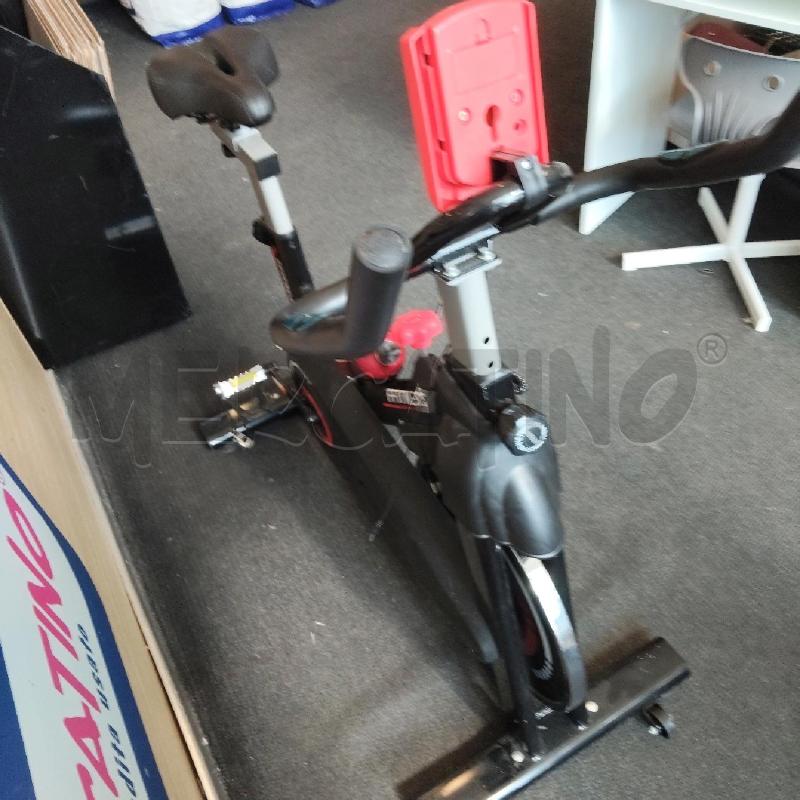 CYCLETTE SPINNING FITNESS CON SCHERMO ROSSO | Mercatino dell'Usato Domodossola 3