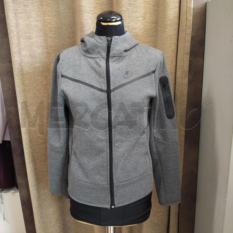 FELPA DONNA NIKE GRIGIA CAPPUCCIO CERNIERA | Mercatino dell'Usato Domodossola 1