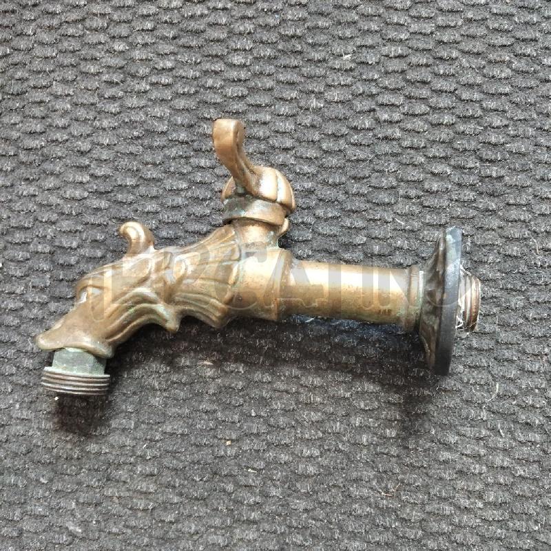 FONTANA IN GHISA RUBINETTO OTTONE | Mercatino dell'Usato Domodossola 3