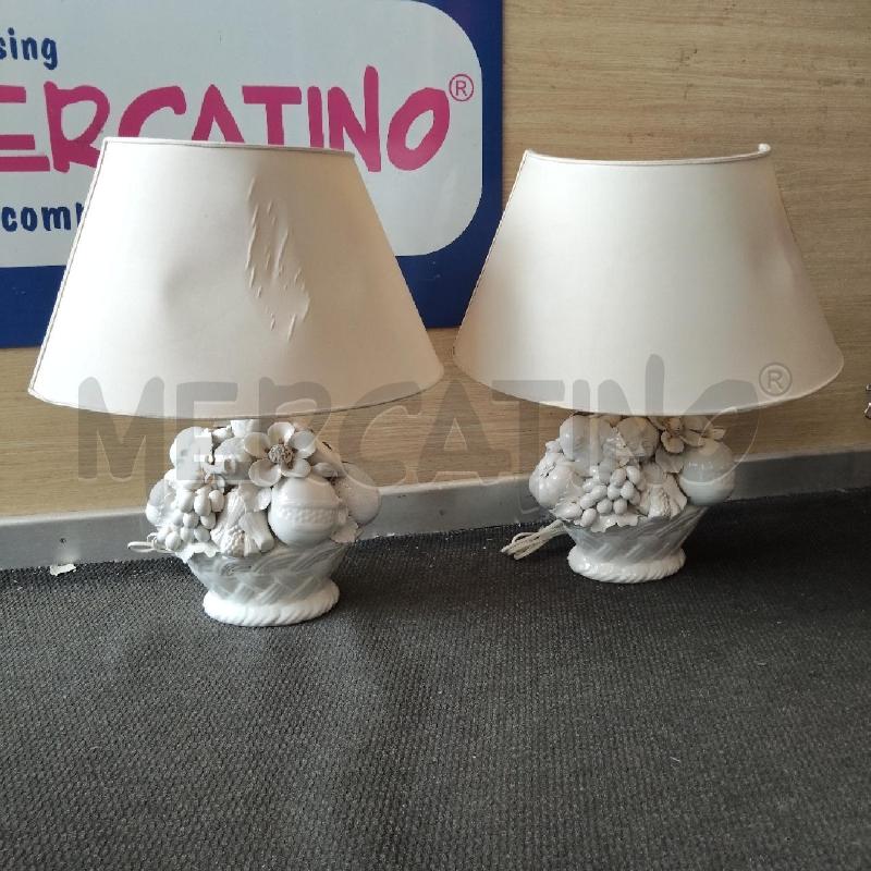 LAMPADA DA TAVOLO BIANCA FRUTTA IN RILIEVO CAPPELLO PANNA  | Mercatino dell'Usato Domodossola 1