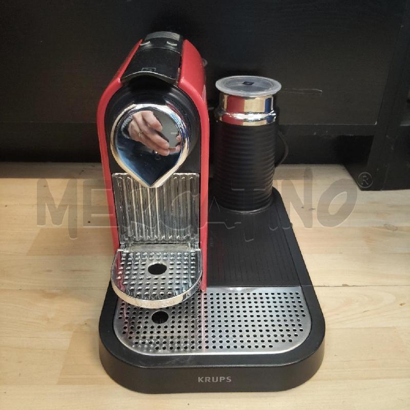 MACCHINA CAFFE' NESPRESSO ROSSA ACCESSORIO CAPPUCCINO | Mercatino dell'Usato Domodossola 1